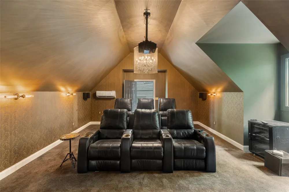 895 W Rochester Drive Cashiers, NC 28717