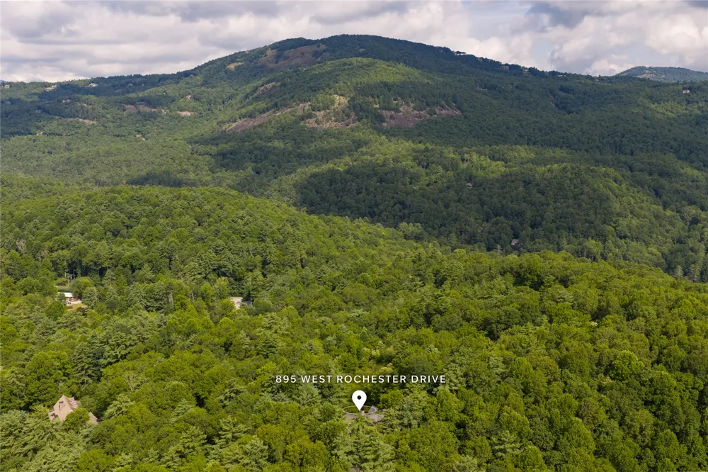 895 W Rochester Drive Cashiers, NC 28717