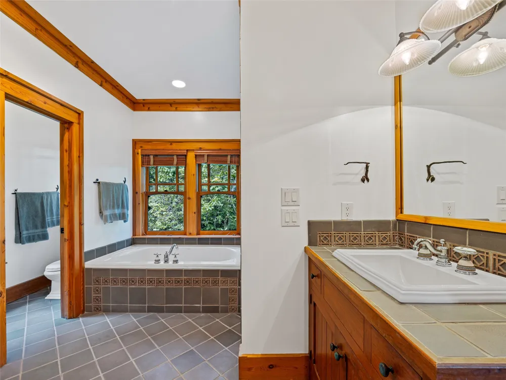 770 Meadow Ridge Drive Lake Toxaway, NC 28747