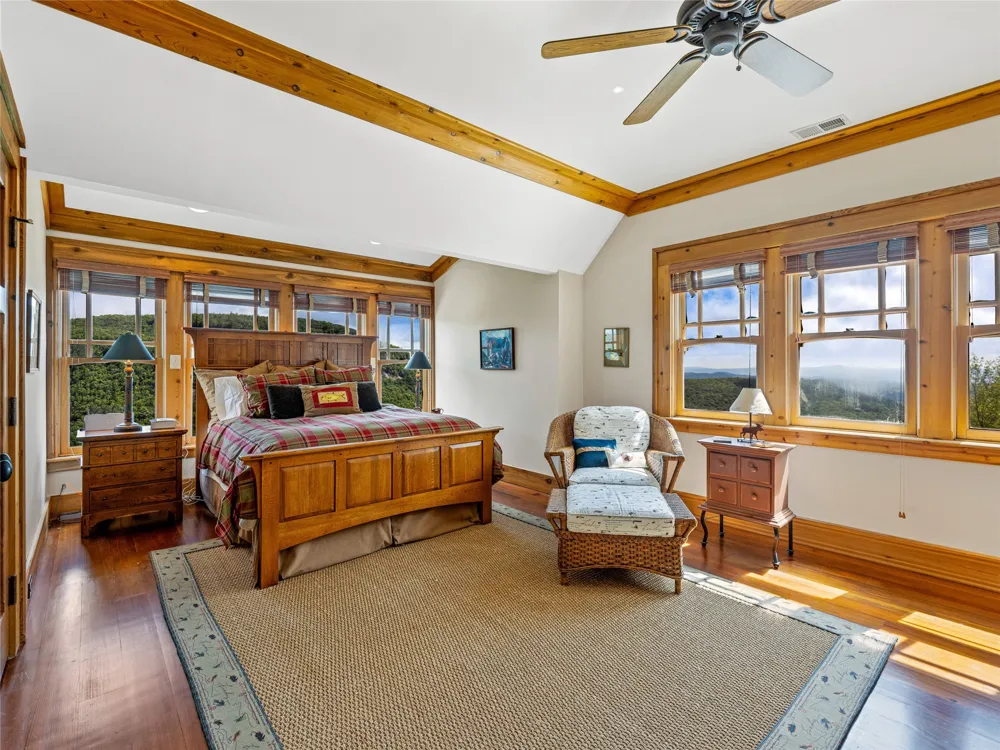 770 Meadow Ridge Drive Lake Toxaway, NC 28747