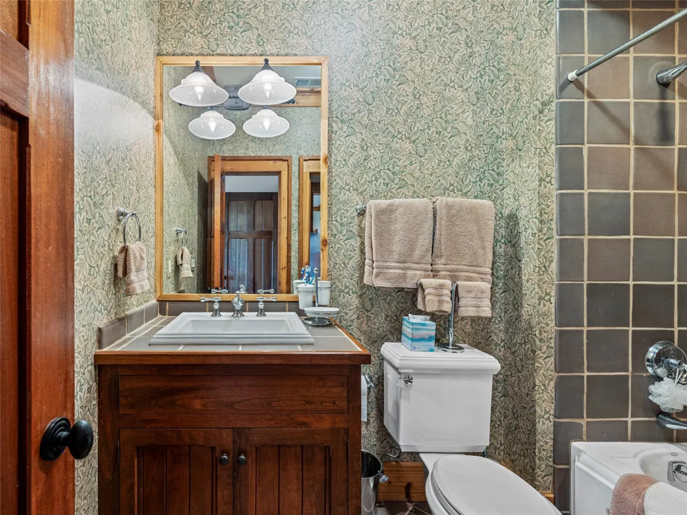770 Meadow Ridge Drive Lake Toxaway, NC 28747
