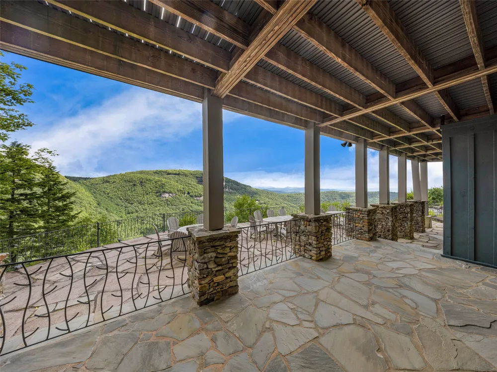770 Meadow Ridge Drive Lake Toxaway, NC 28747