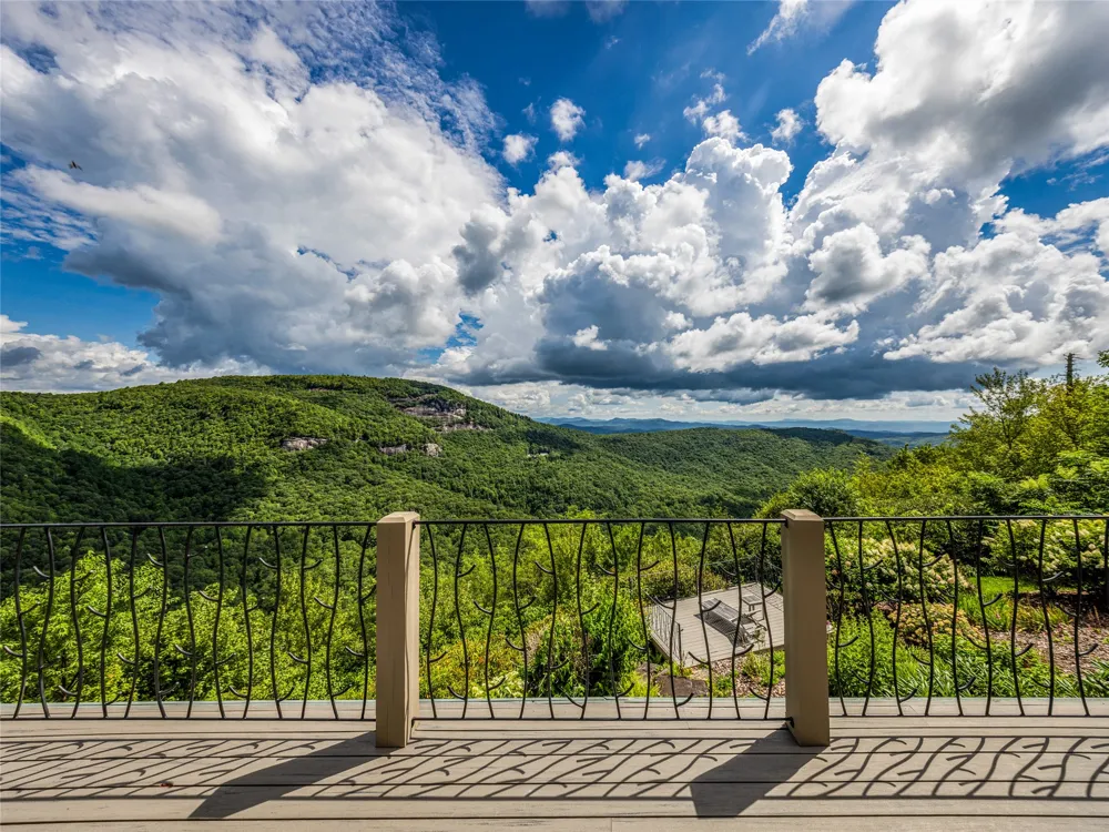 770 Meadow Ridge Drive Lake Toxaway, NC 28747