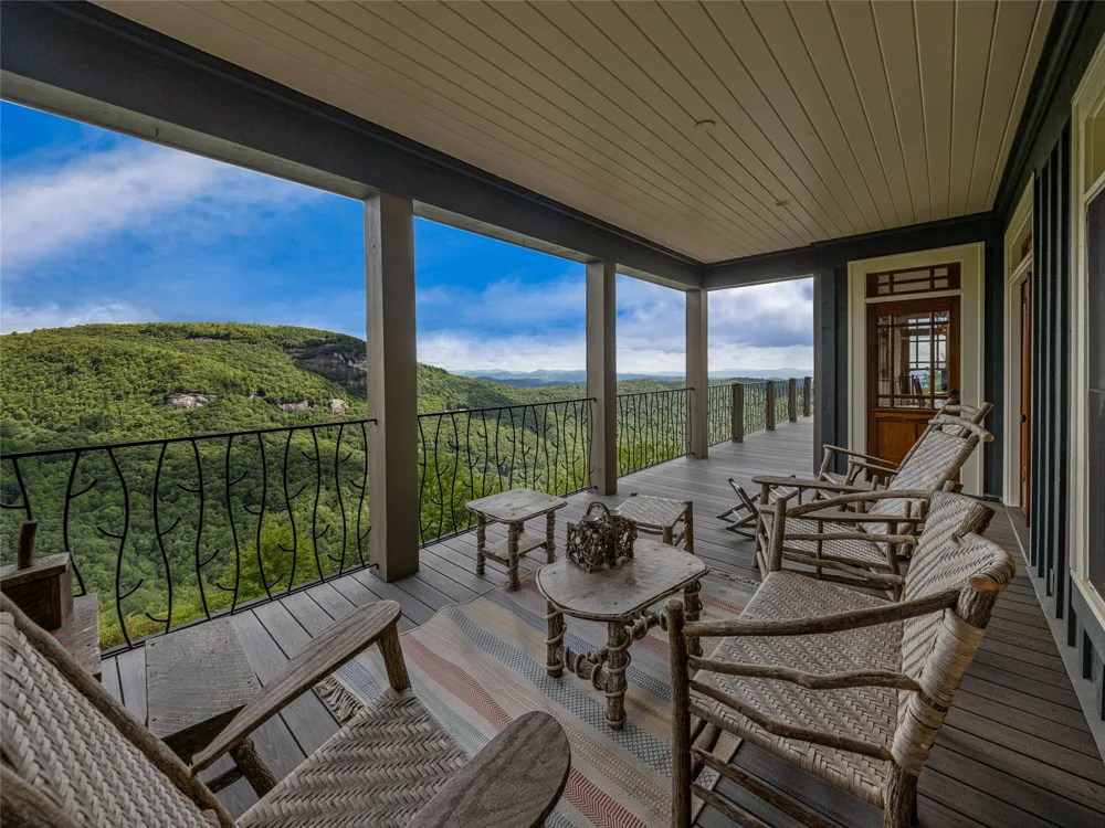 770 Meadow Ridge Drive Lake Toxaway, NC 28747