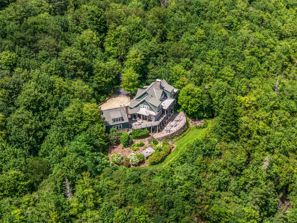 770 Meadow Ridge Drive Lake Toxaway, NC 28747
