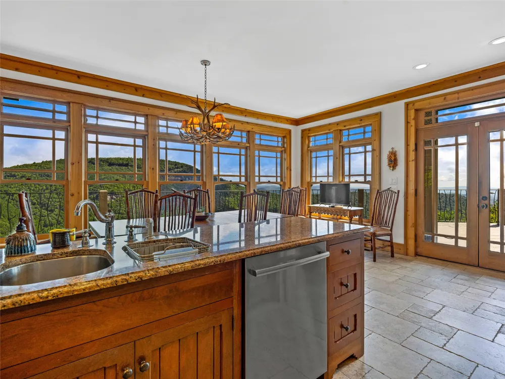 770 Meadow Ridge Drive Lake Toxaway, NC 28747