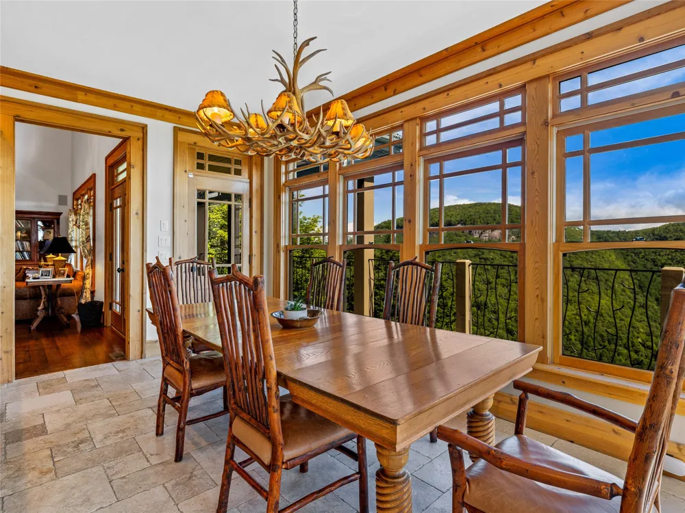 770 Meadow Ridge Drive Lake Toxaway, NC 28747