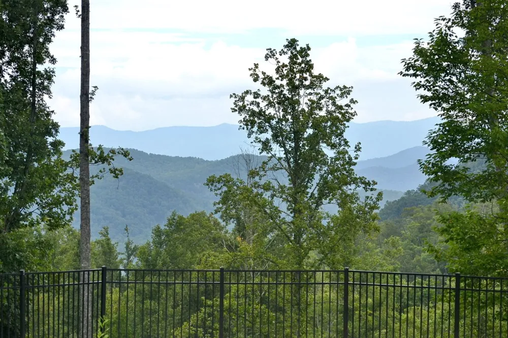 21R Pilot Knob Road Glenville, NC 28736