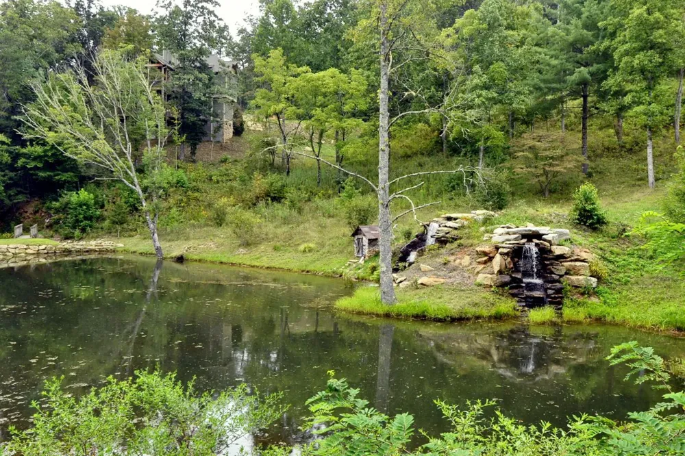 21R Pilot Knob Road Glenville, NC 28736