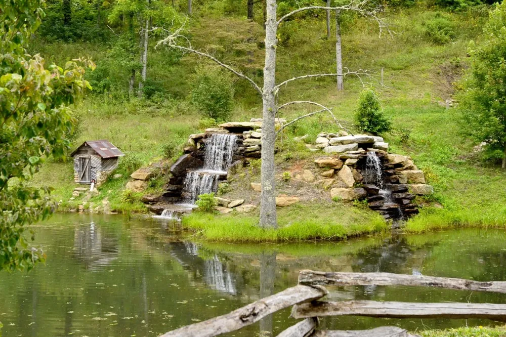 21R Pilot Knob Road Glenville, NC 28736
