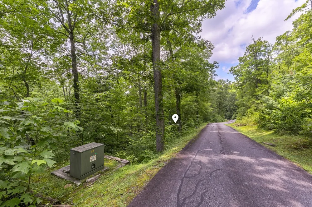 21R Pilot Knob Road Glenville, NC 28736