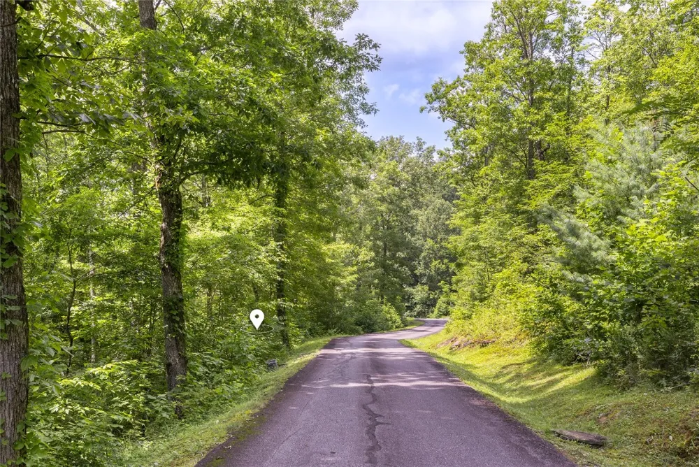 21R Pilot Knob Road Glenville, NC 28736