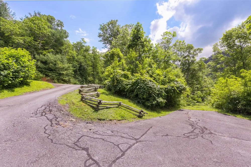 21R Pilot Knob Road Glenville, NC 28736