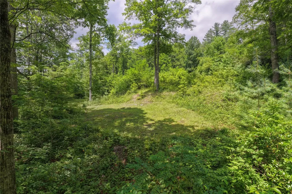 21R Pilot Knob Road Glenville, NC 28736