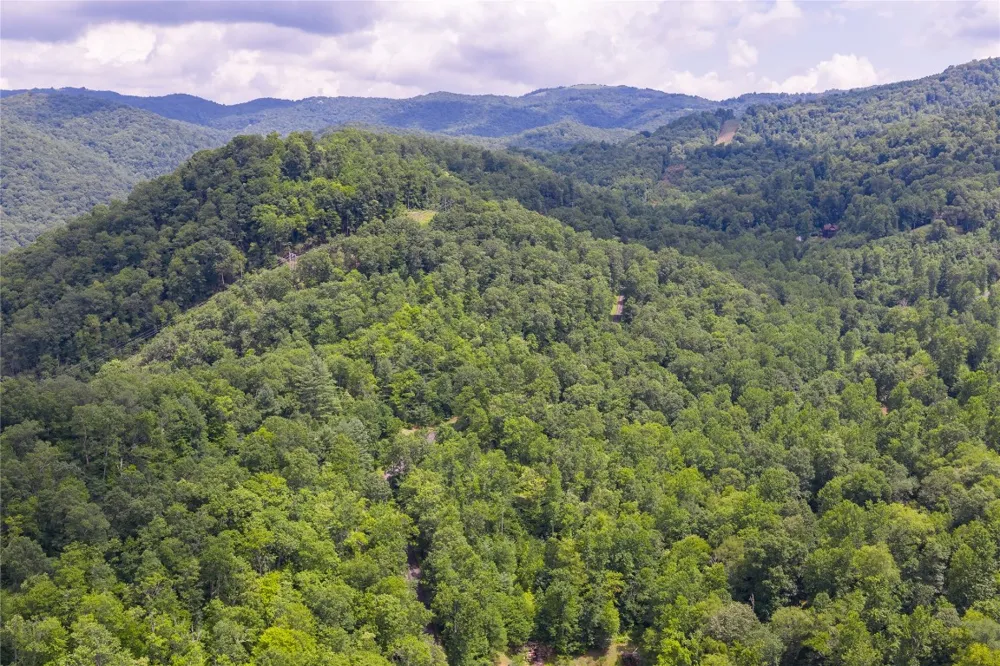 21R Pilot Knob Road Glenville, NC 28736