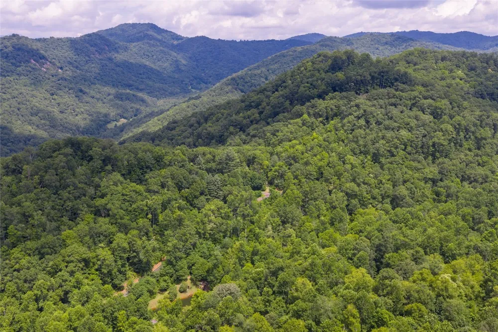 21R Pilot Knob Road Glenville, NC 28736