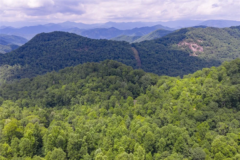21R Pilot Knob Road Glenville, NC 28736