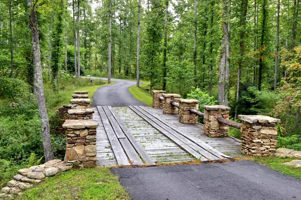 21R Pilot Knob Road Glenville, NC 28736