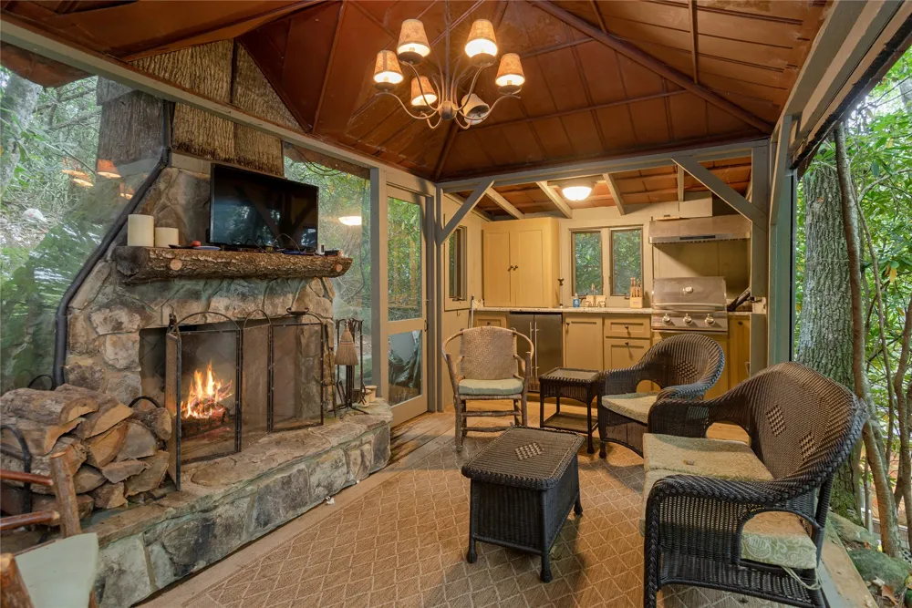 132 Bent Tree Lane Cashiers, NC 28717