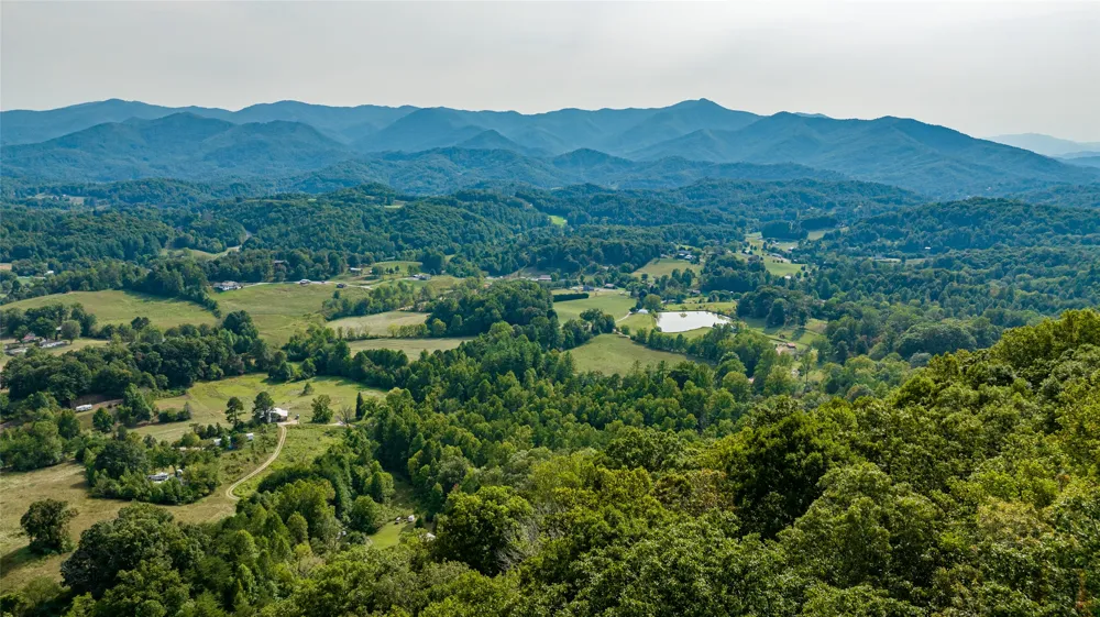 TBD Cattle Drive Whittier, NC 28789