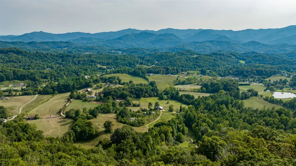 TBD Cattle Drive Whittier, NC 28789