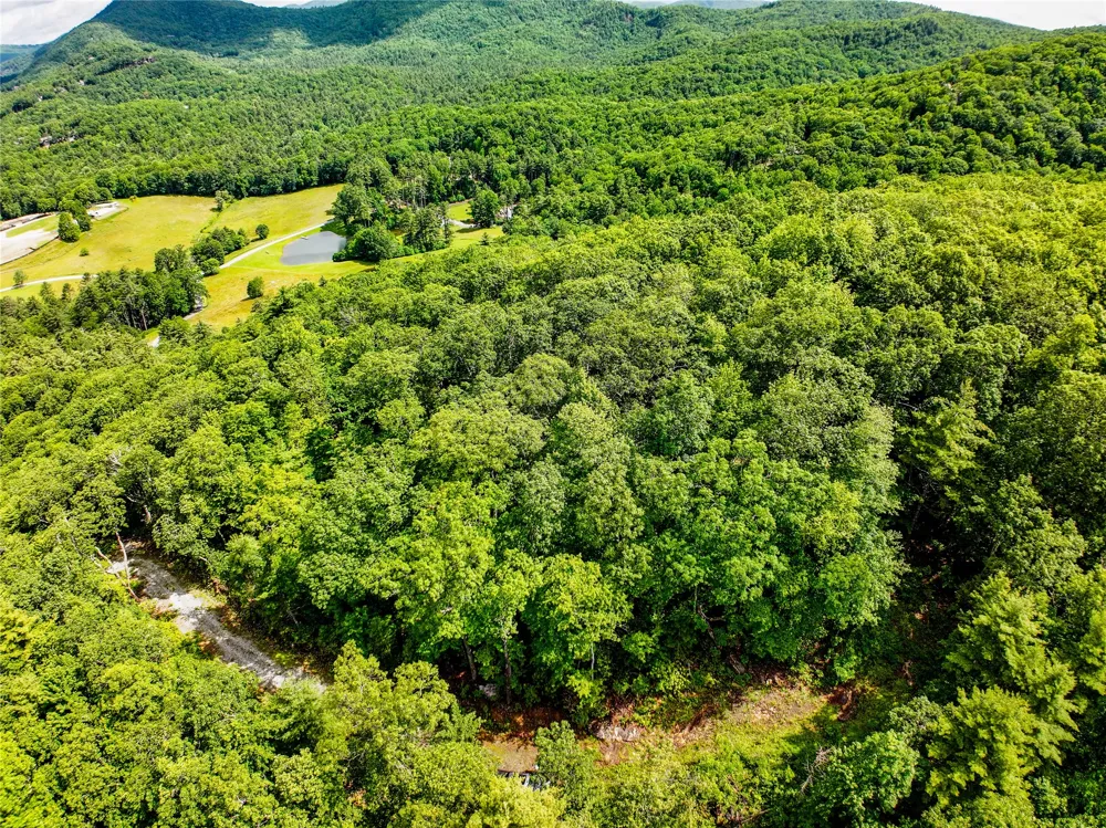 ME-1 Triple Farm Road Cashiers, NC 28717