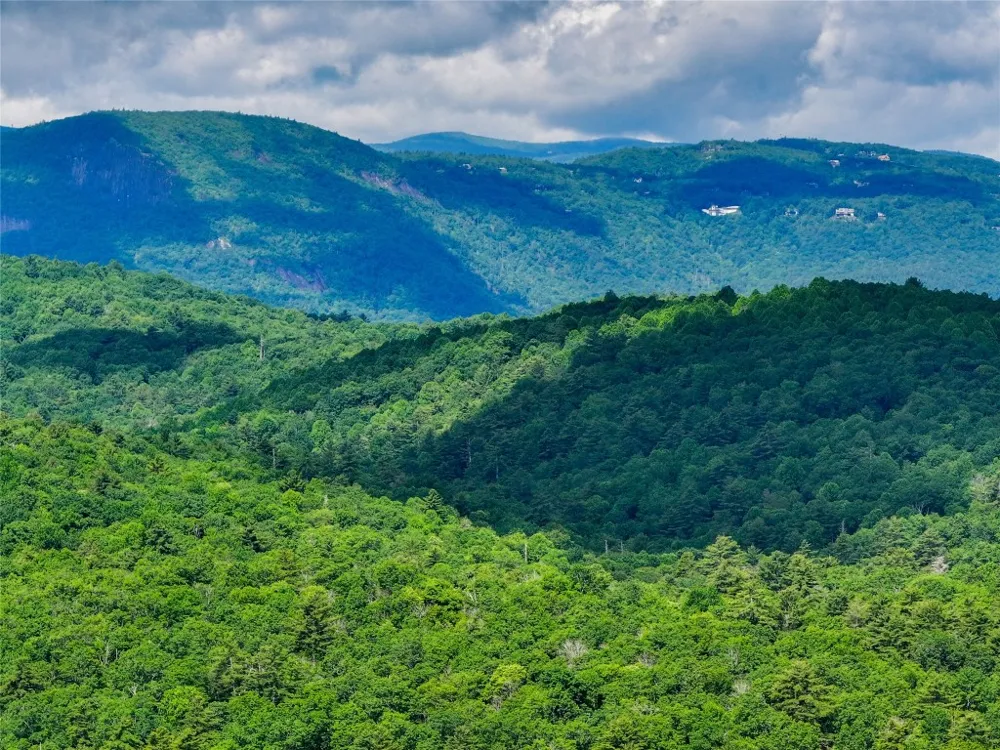 ME-1 Triple Farm Road Cashiers, NC 28717