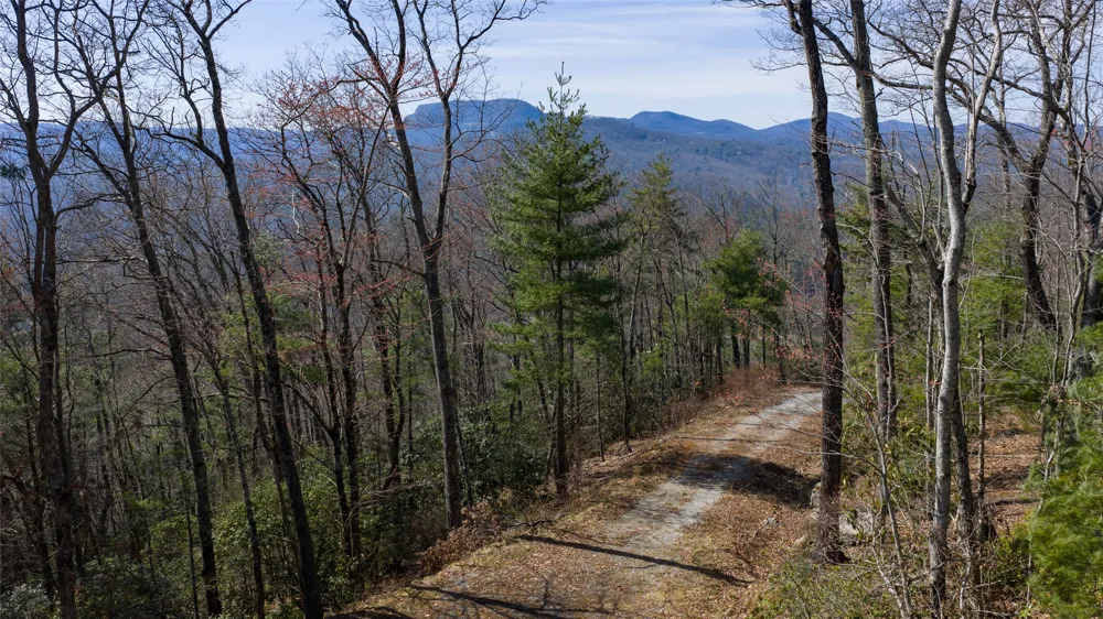 ME-1 Triple Farm Road Cashiers, NC 28717