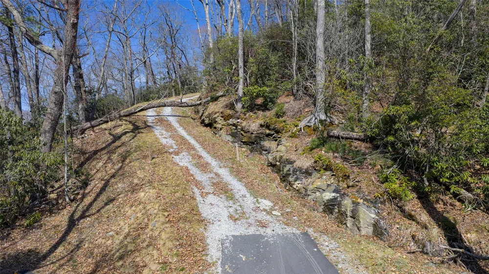 ME-1 Triple Farm Road Cashiers, NC 28717