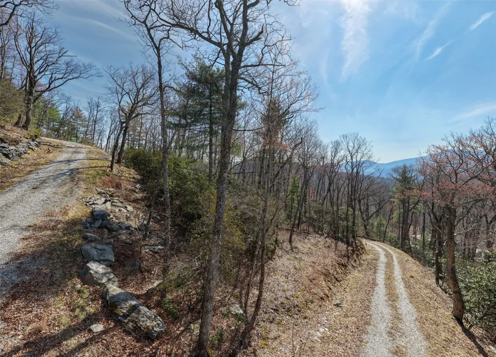 ME-1 Triple Farm Road Cashiers, NC 28717