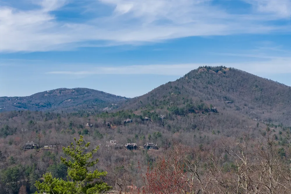 ME-1 Triple Farm Road Cashiers, NC 28717