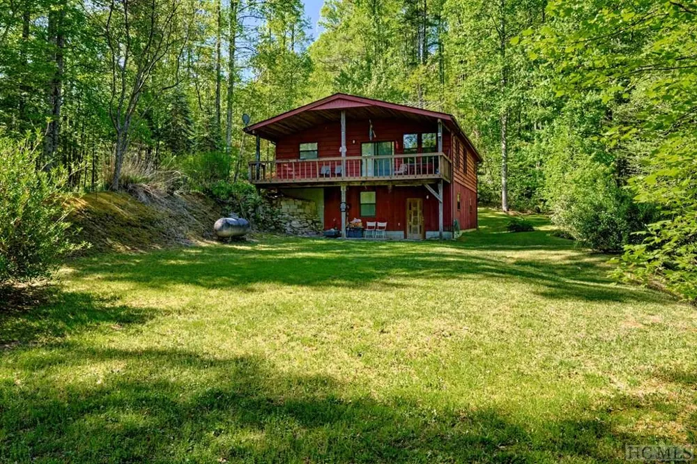 75 Gunpoint Road Cullowhee, NC 28723