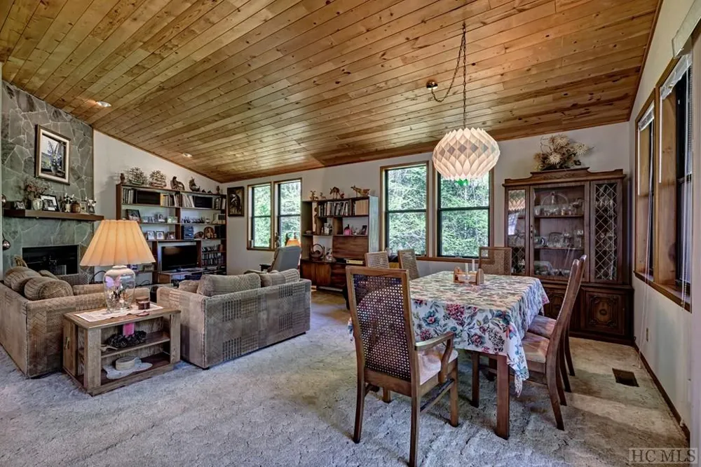 75 Gunpoint Road Cullowhee, NC 28723