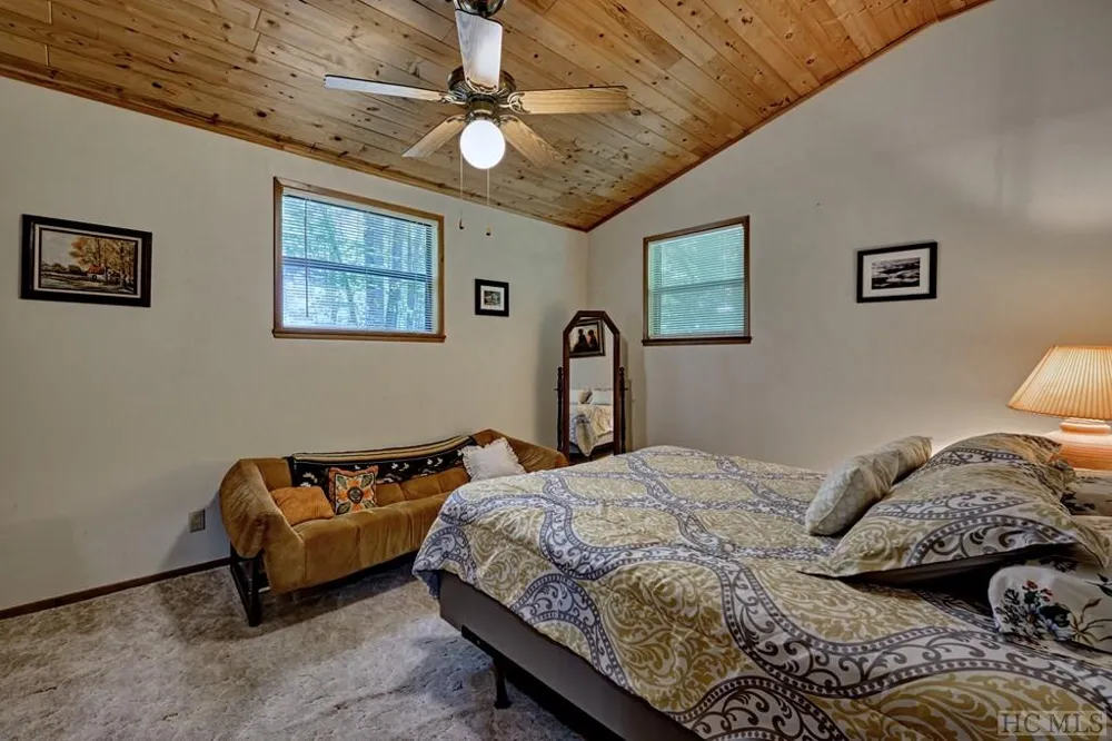 75 Gunpoint Road Cullowhee, NC 28723
