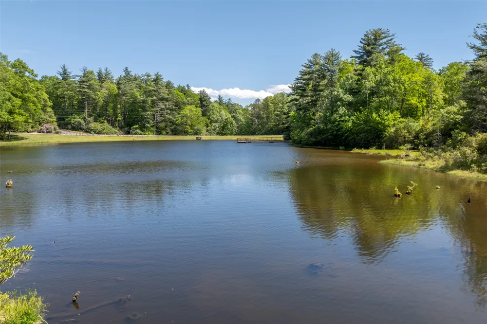W5 Watersound Trail Glenville, NC 28736