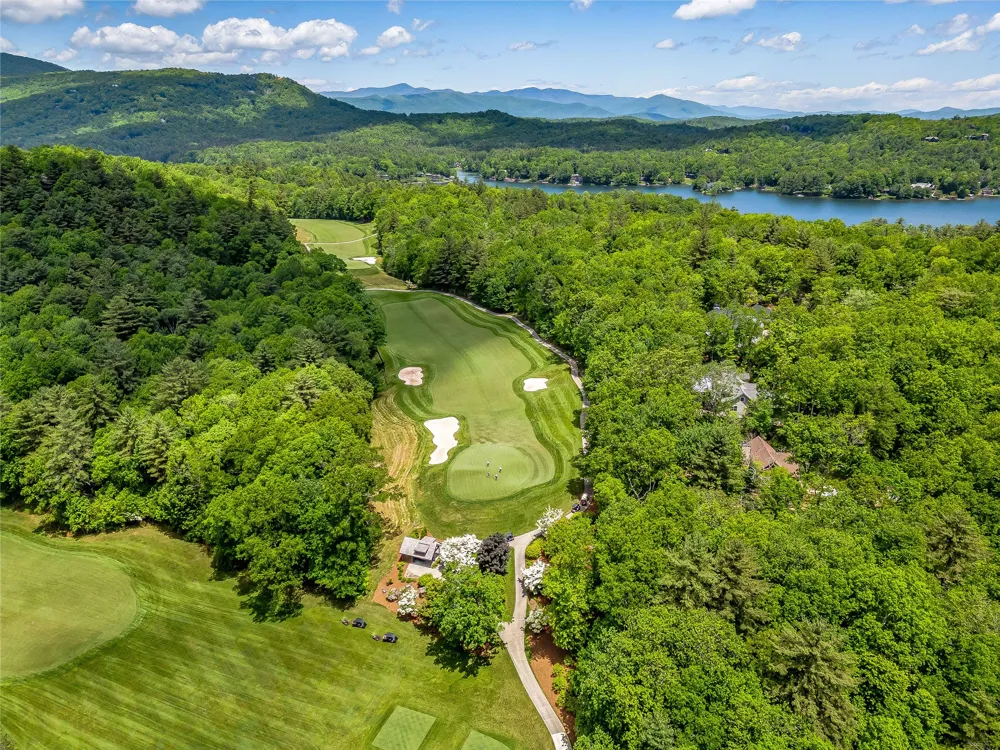 J 33 Cherokee Point Lake Toxaway, NC 28747