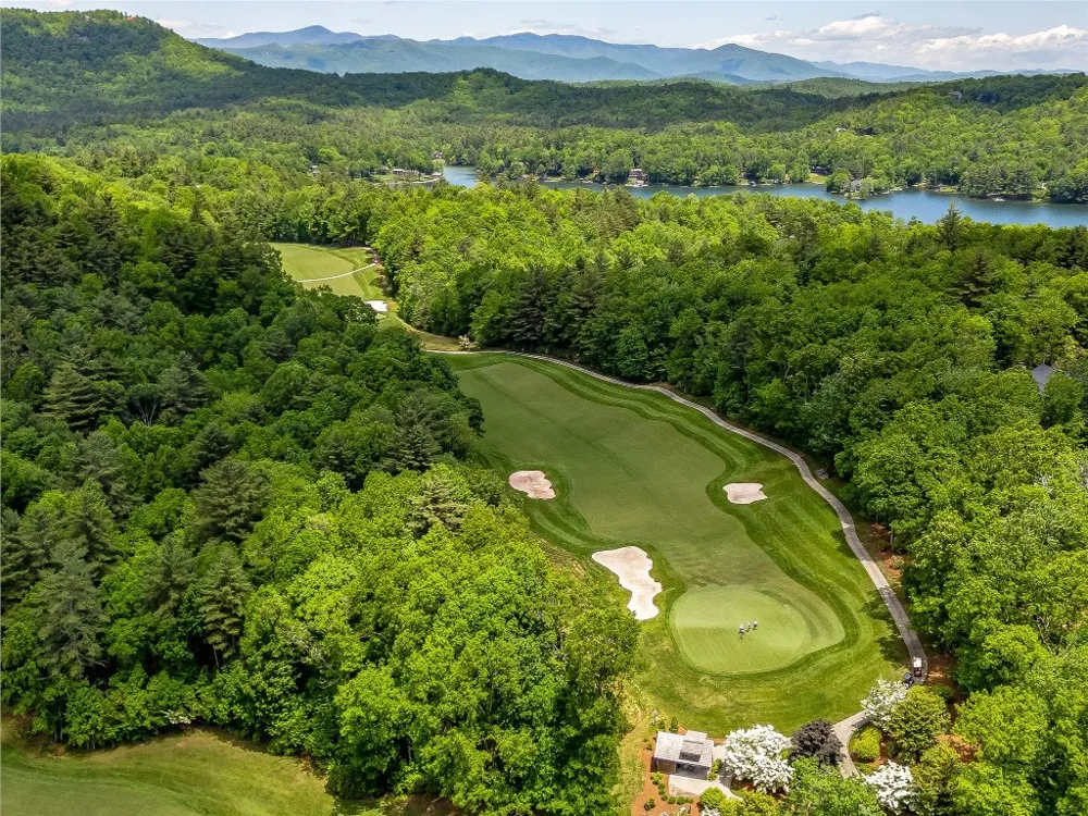 J 33 Cherokee Point Lake Toxaway, NC 28747