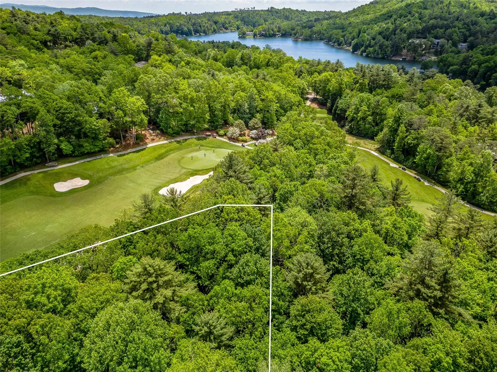 J 33 Cherokee Point Lake Toxaway, NC 28747