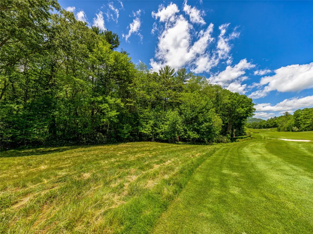 J 33 Cherokee Point Lake Toxaway, NC 28747