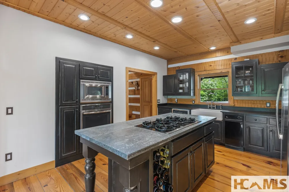 268 Tocami Trail Cullowhee, NC 28723