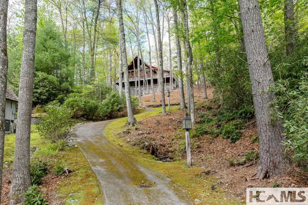 268 Tocami Trail Cullowhee, NC 28723