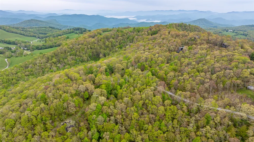 63/64 Valley View Trail Glenville, NC 28736