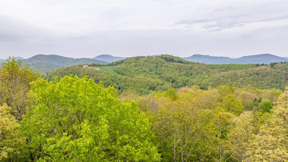63/64 Valley View Trail Glenville, NC 28736