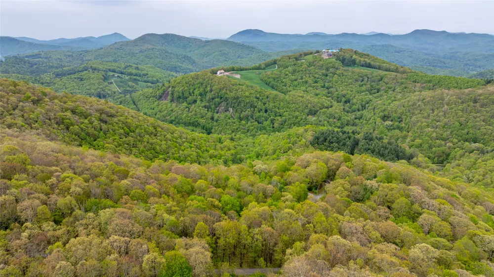 63/64 Valley View Trail Glenville, NC 28736