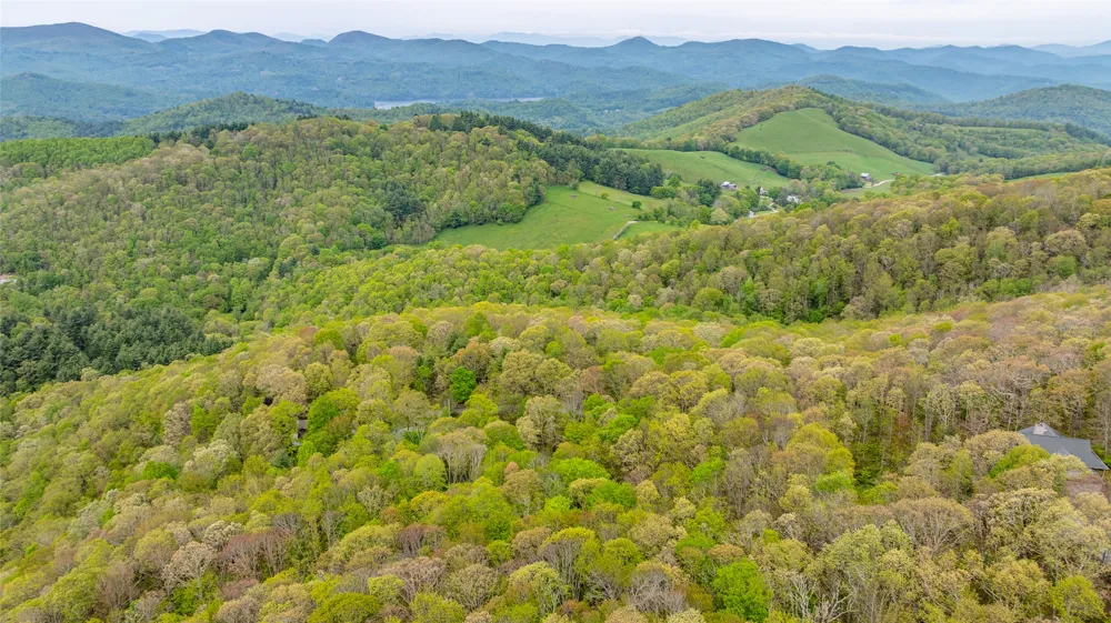 63/64 Valley View Trail Glenville, NC 28736