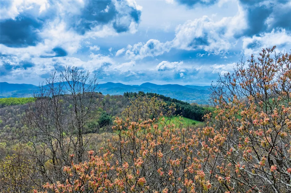 77 Valley View Trail Glenville, NC 28736