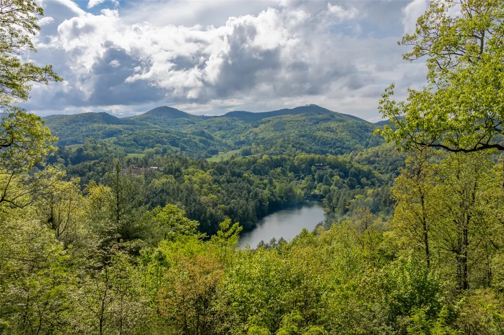 723 Shepherds Gap Road Cullowhee, NC 28723