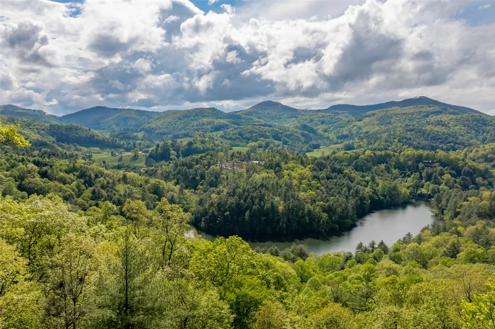 723 Shepherds Gap Road Cullowhee, NC 28723