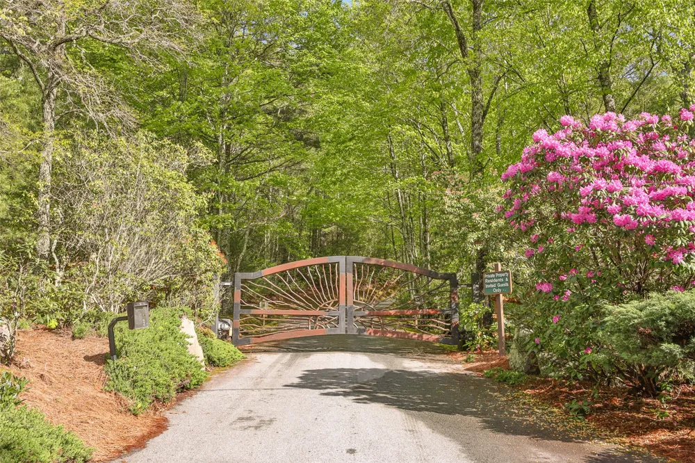 723 Shepherds Gap Road Cullowhee, NC 28723