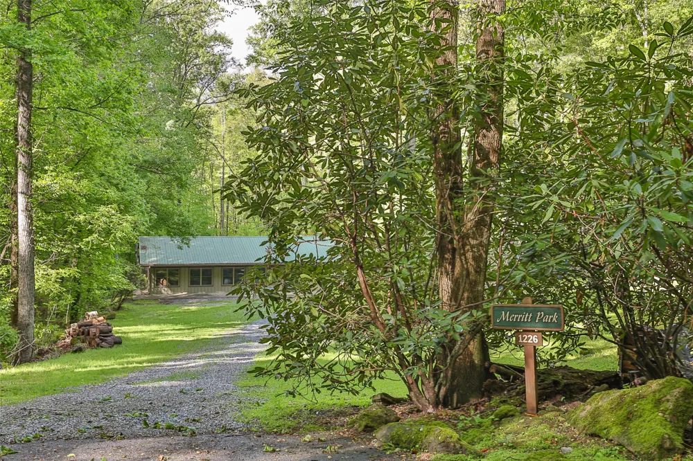723 Shepherds Gap Road Cullowhee, NC 28723